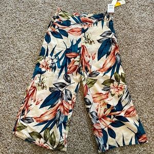 Floral linen pants 🌺